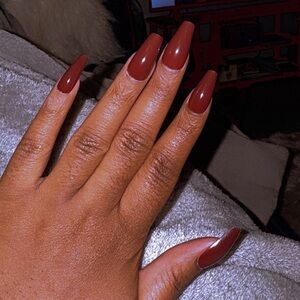 Elegant Burgundy Press on Nails